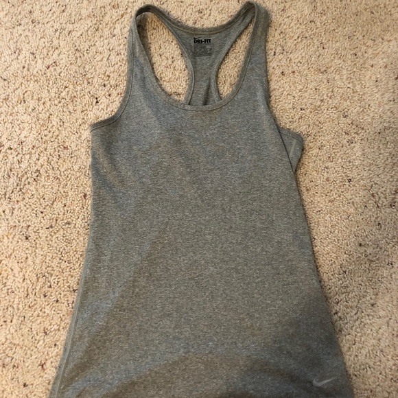 nike tank top - Picture 2 of 3
